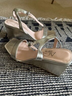 AGL MIMI Never Worn Pewter Metallic Wedge Sandals